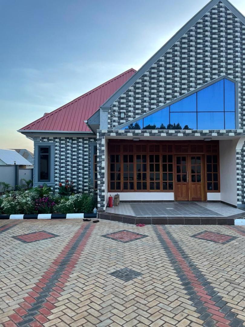 Space Lodge And Tours Muleba Εξωτερικό φωτογραφία